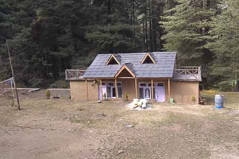Jibhi mud hostel jibhi himachal pradesh
